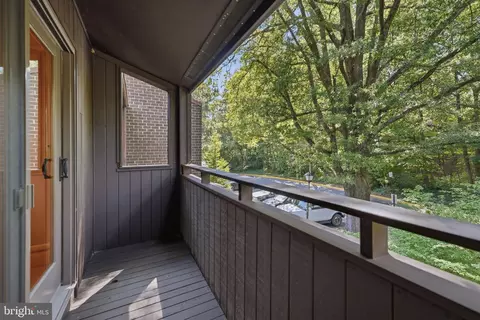 Exterior - 2017 Wethersfield Ct, Reston, VA 20191 photo 7 of 11