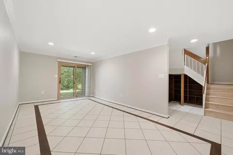 Living - 2017 Wethersfield Ct, Reston, VA 20191 photo 12 of 12
