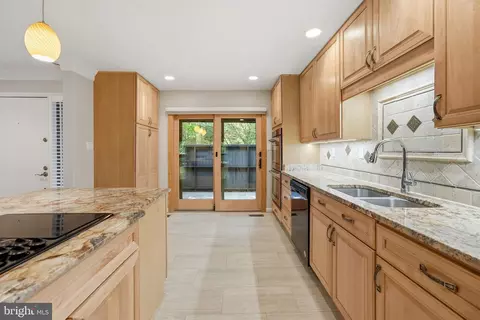 Kitchen - 2017 Wethersfield Ct, Reston, VA 20191 photo 3 of 5
