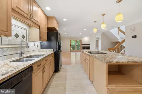 Kitchen - 2017 Wethersfield Ct, Reston, VA 20191 photo 5 of 5