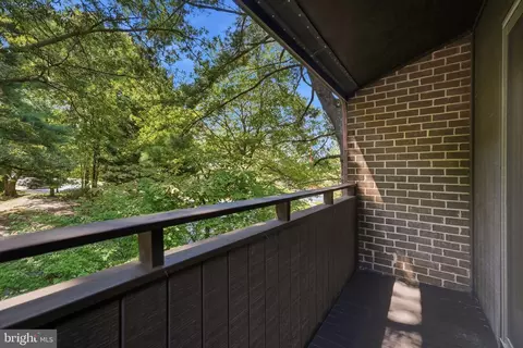Exterior - 2017 Wethersfield Ct, Reston, VA 20191 photo 6 of 11