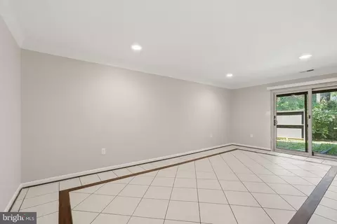 Living - 2017 Wethersfield Ct, Reston, VA 20191 photo 11 of 12