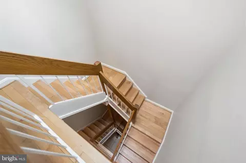 Entry Way - 2017 Wethersfield Ct, Reston, VA 20191 photo 2 of 3