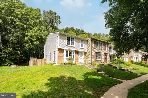 7428 Golden Horseshoe Ct, Springfield, VA 22153