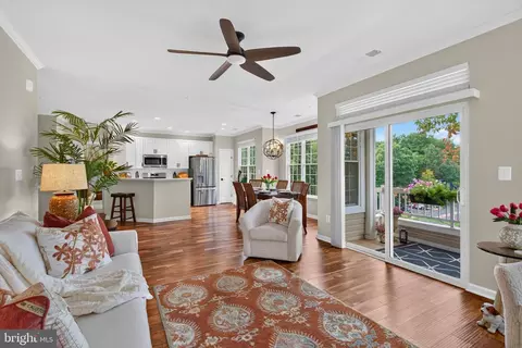 4210 S Mozart Brigade Ln #4210S, Fairfax, VA 22033
