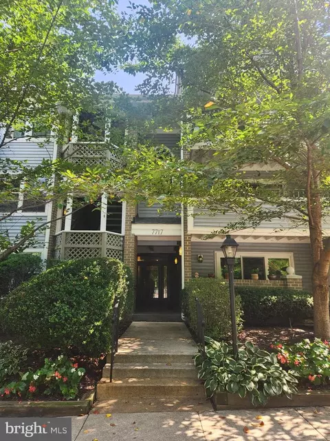 7717 Lafayette Forest Dr #22, Annandale, VA 22003