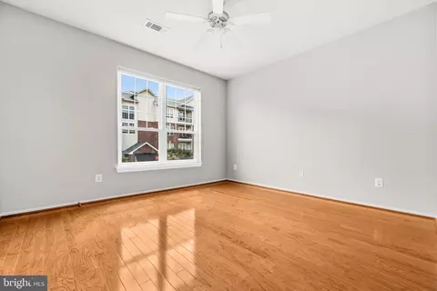 Living - 1570 Spring Gate Dr #7203, Mclean, VA 22102 photo 9 of 9