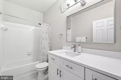 Bath - 1570 Spring Gate Dr #7203, Mclean, VA 22102 photo 3 of 3