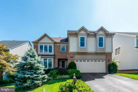 7520 Walnut Hill Ln, Falls Church, VA 22042