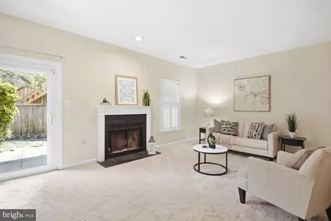 Living - 8111 Squirrel Run Rd, Springfield, VA 22152 photo 2 of 19