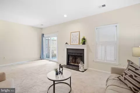 Living - 8111 Squirrel Run Rd, Springfield, VA 22152 photo 3 of 19
