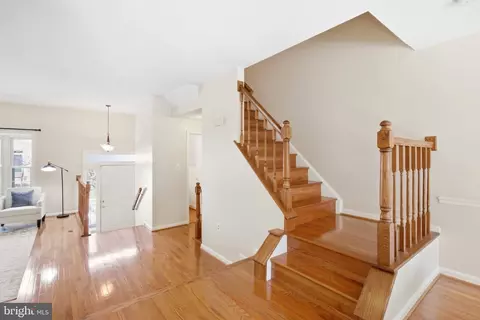 Entry Way - 8111 Squirrel Run Rd, Springfield, VA 22152 photo 3 of 6