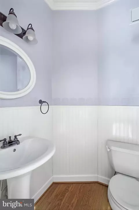Bath - 8111 Squirrel Run Rd, Springfield, VA 22152 photo 7 of 7
