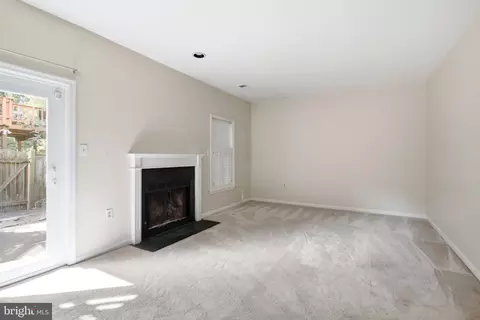 Living - 8111 Squirrel Run Rd, Springfield, VA 22152 photo 16 of 19