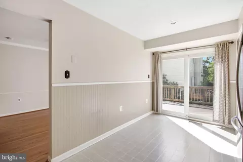 Entry Way - 8111 Squirrel Run Rd, Springfield, VA 22152 photo 4 of 6
