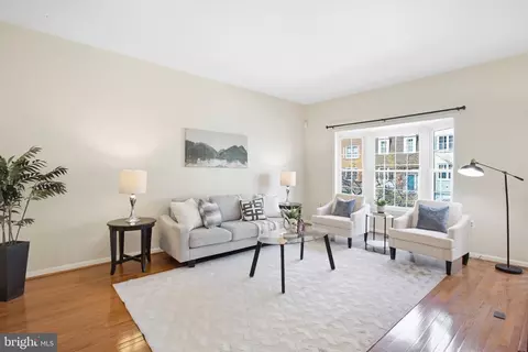 Living - 8111 Squirrel Run Rd, Springfield, VA 22152 photo 7 of 19