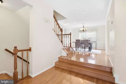 Entry Way - 8111 Squirrel Run Rd, Springfield, VA 22152 photo 2 of 6