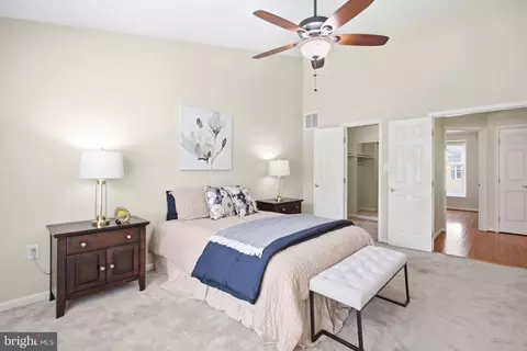 Bedroom - 8111 Squirrel Run Rd, Springfield, VA 22152 photo 4 of 8