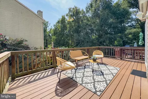 Exterior - 8111 Squirrel Run Rd, Springfield, VA 22152 photo 4 of 13