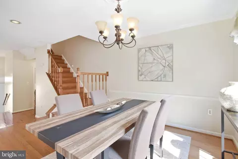 Dining - 8111 Squirrel Run Rd, Springfield, VA 22152 photo 4 of 4