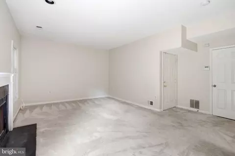 Living - 8111 Squirrel Run Rd, Springfield, VA 22152 photo 17 of 19