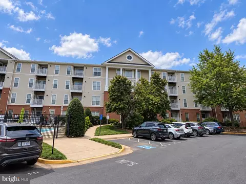 7000 Falls Reach Dr #209, Falls Church, VA 22043