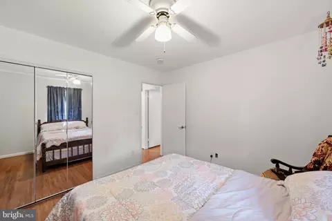 Bedroom - 6605 Holford Ln, Springfield, VA 22152 photo 3 of 9