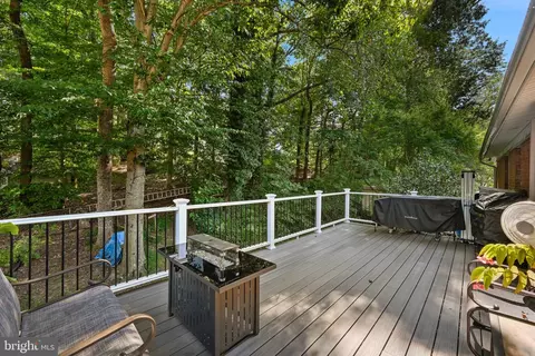 Exterior - 6605 Holford Ln, Springfield, VA 22152 photo 2 of 5
