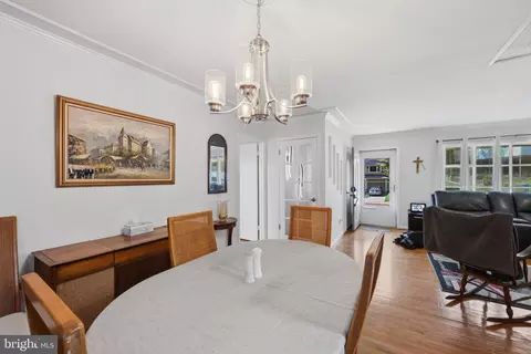 Dining - 6605 Holford Ln, Springfield, VA 22152 photo 3 of 3