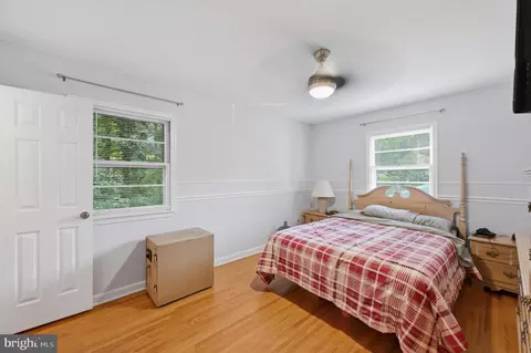 Bedroom - 6605 Holford Ln, Springfield, VA 22152 photo 6 of 9