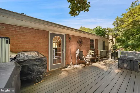 Exterior - 6605 Holford Ln, Springfield, VA 22152 photo 3 of 5