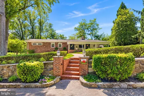 6527 Jay Miller Dr, Falls Church, VA 22041