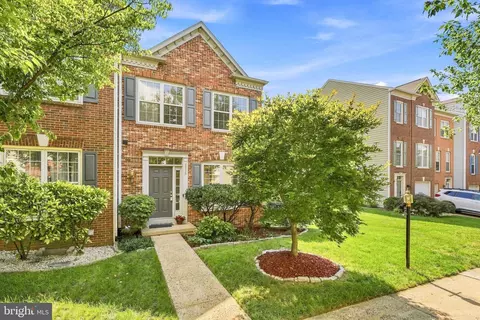 6339 Burgundy Leaf Ln, Alexandria, VA 22312