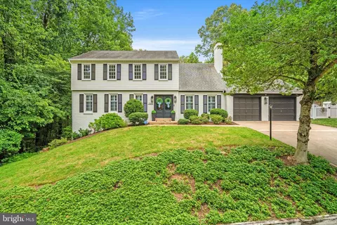 11300 Timberline Dr, Oakton, VA 22124