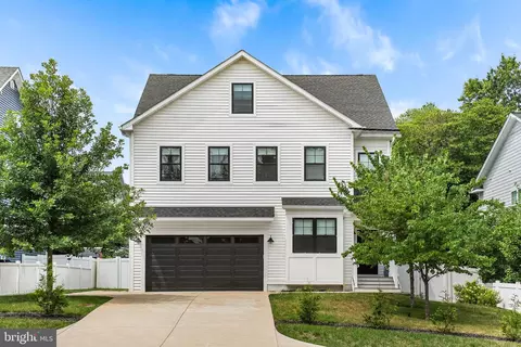 8006 Fort Hunt Rd, Alexandria, VA 22308