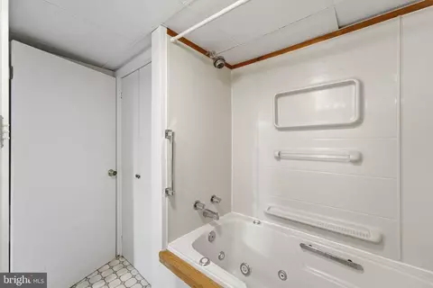 Bath - 5506 Ventnor Ln, Springfield, VA 22151 photo 5 of 5