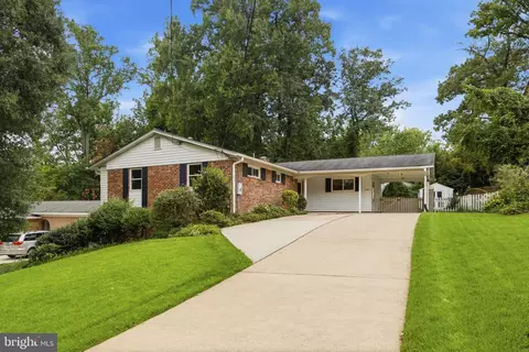 Exterior - 5506 Ventnor Ln, Springfield, VA 22151 photo 2 of 17