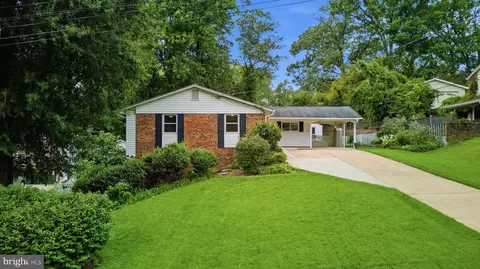 Exterior - 5506 Ventnor Ln, Springfield, VA 22151 photo 1 of 17