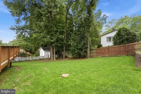 Exterior - 5506 Ventnor Ln, Springfield, VA 22151 photo 14 of 17