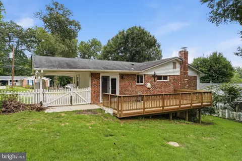Exterior - 5506 Ventnor Ln, Springfield, VA 22151 photo 5 of 17