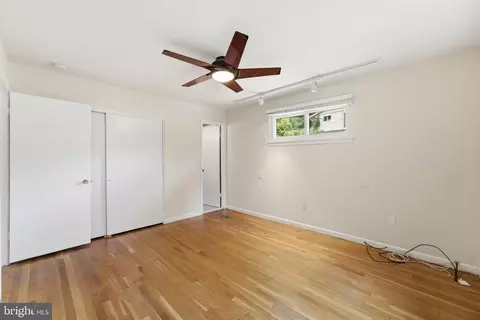 Bedroom - 5506 Ventnor Ln, Springfield, VA 22151 photo 9 of 10