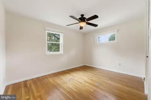 Bedroom - 5506 Ventnor Ln, Springfield, VA 22151 photo 4 of 10