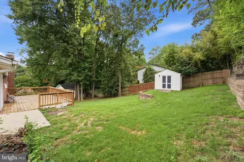 Exterior - 5506 Ventnor Ln, Springfield, VA 22151 photo 12 of 17
