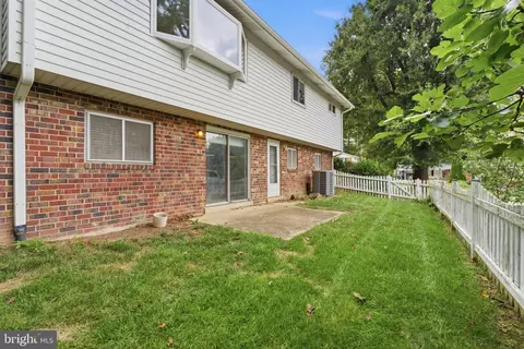 Exterior - 5506 Ventnor Ln, Springfield, VA 22151 photo 15 of 17