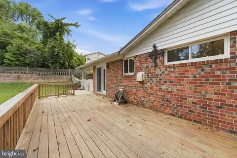 Exterior - 5506 Ventnor Ln, Springfield, VA 22151 photo 13 of 17