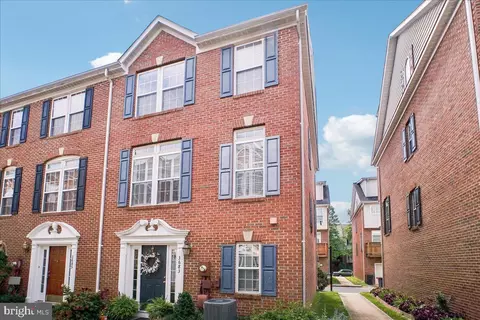 3683 Madison View Ln, Falls Church, VA 22041