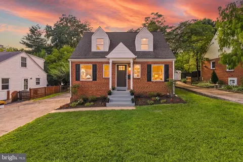 2834 Summerfield Rd, Falls Church, VA 22042