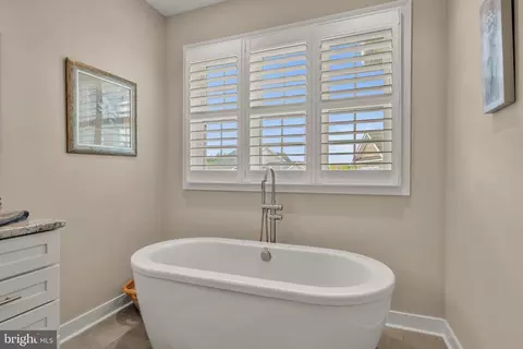 Bath - Undisclosed, Springfield, VA 22150 photo 2 of 5
