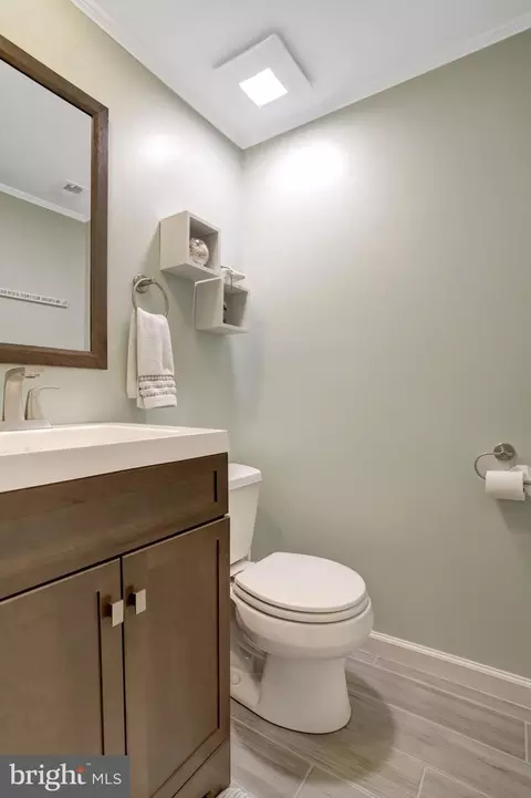 Bath - 7936 Spring Forest Ct #7A, Springfield, VA 22152 photo 2 of 6