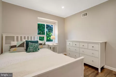 Bedroom - 7936 Spring Forest Ct #7A, Springfield, VA 22152 photo 2 of 7